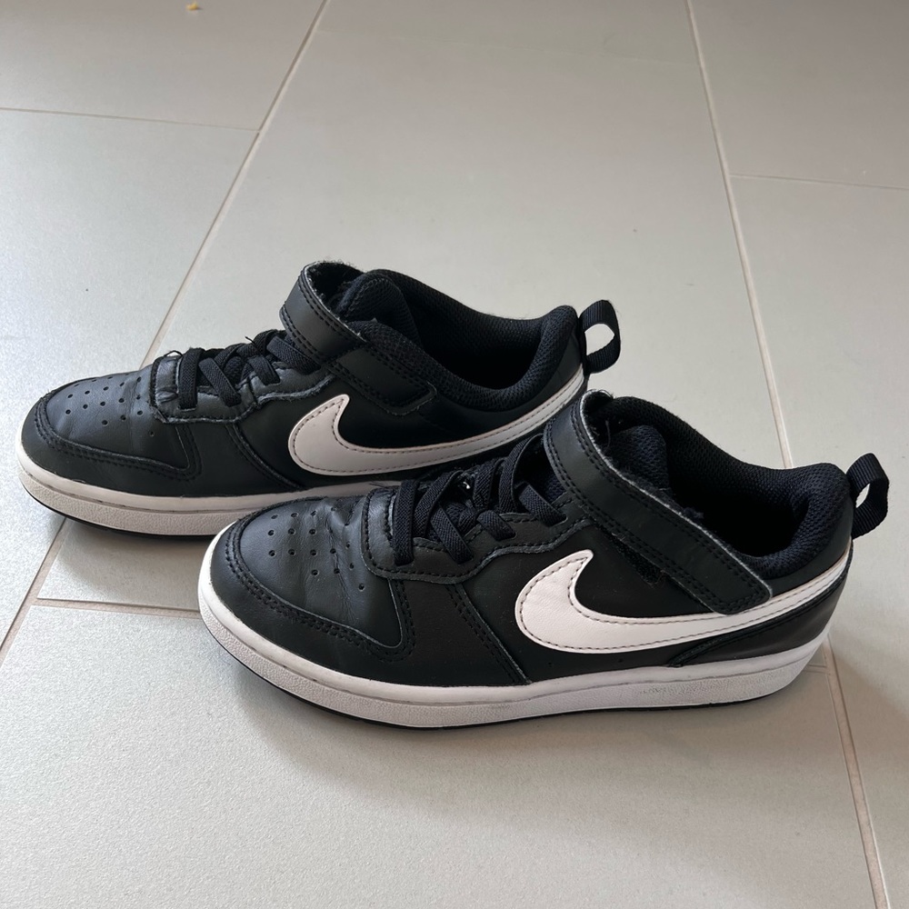 Black Court Borough Low 2 - sz 1